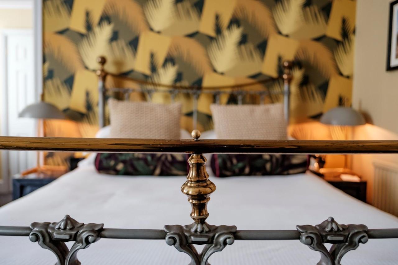 The Bull Hotel 브리드포트 외부 사진