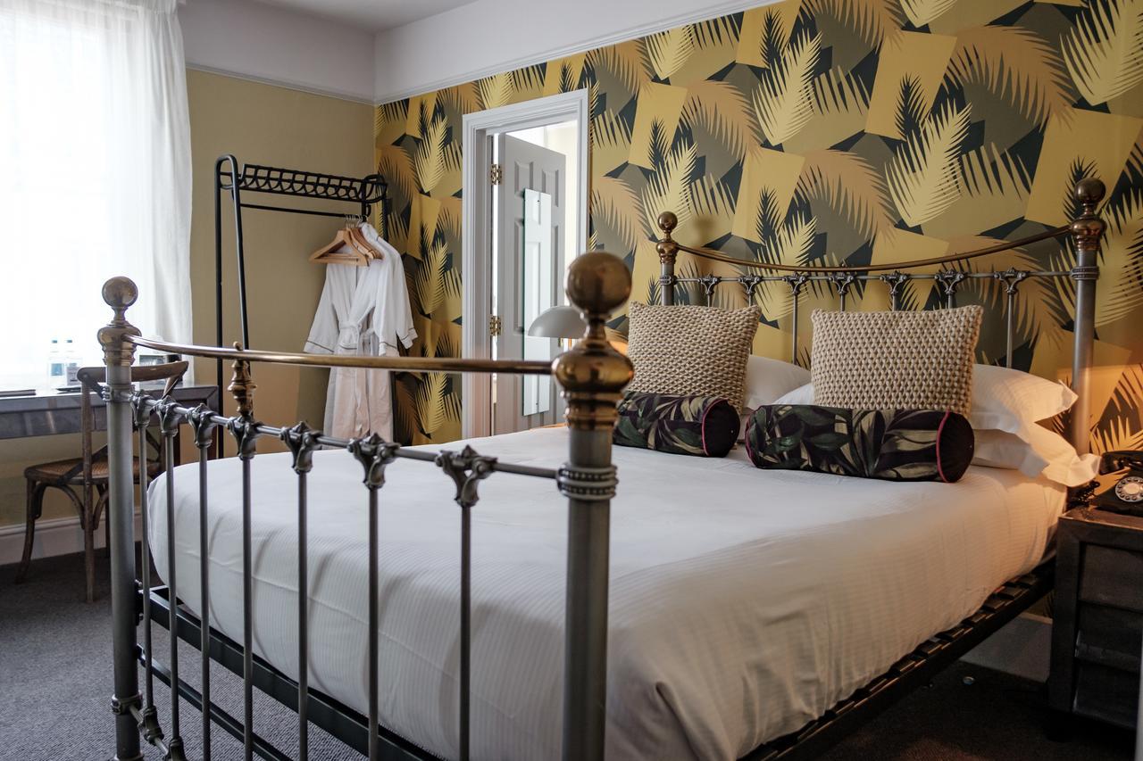 The Bull Hotel 브리드포트 외부 사진
