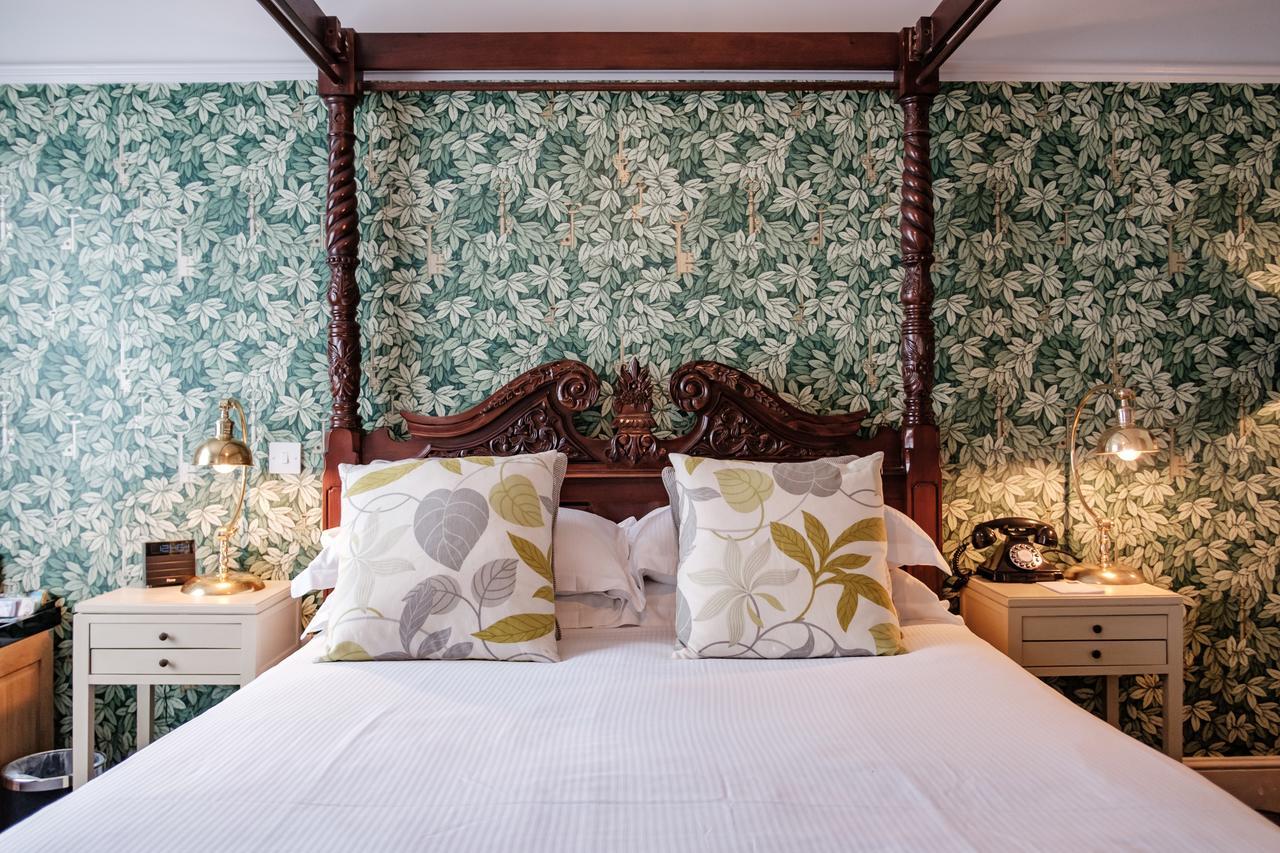 The Bull Hotel 브리드포트 외부 사진