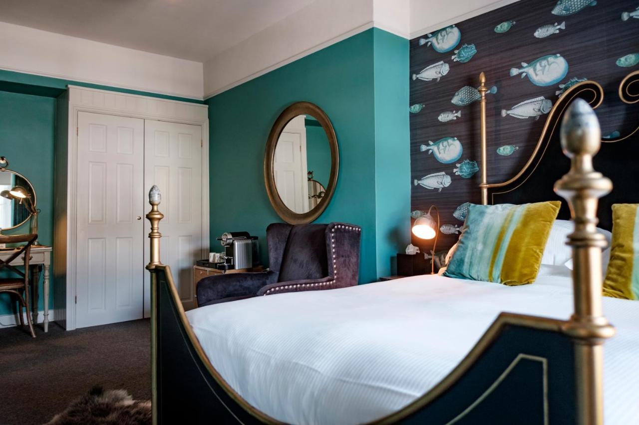 The Bull Hotel 브리드포트 외부 사진