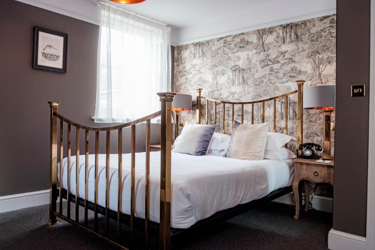 The Bull Hotel 브리드포트 외부 사진