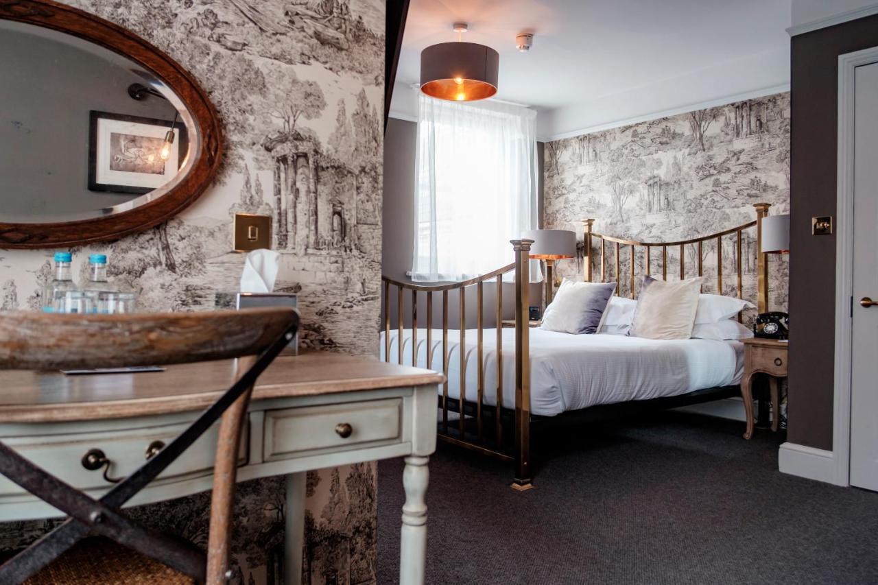 The Bull Hotel 브리드포트 외부 사진