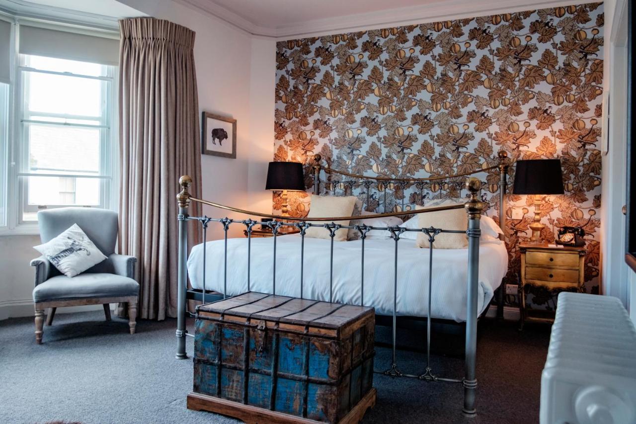 The Bull Hotel 브리드포트 외부 사진